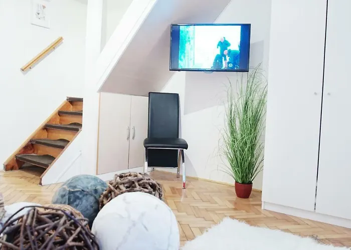 New Astoria Apartment